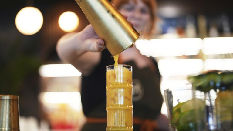 NA beer and mocktails can help people stay sober or drink less