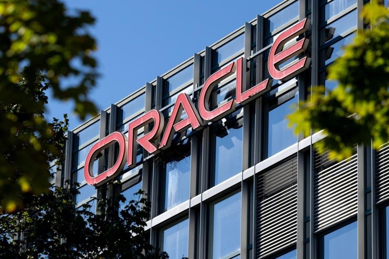 Oracle’s AI-Fueled Surge Mints Two New Billionaires