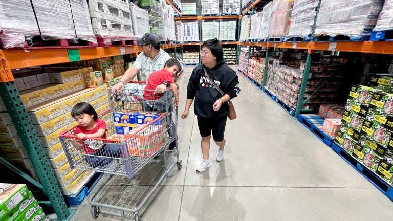 Some houses to offer more than candy on Halloween to help with looming SNAP shutdown