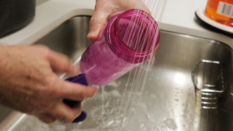 How and when to clean your reusable water bottle